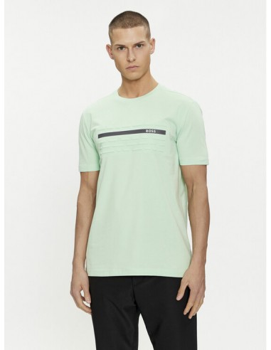 T-Shirt Hugo Boss de couleur Vert Voir les baskets