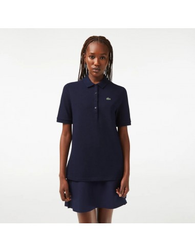 Robe Lacoste de couleur Marine Voir les baskets